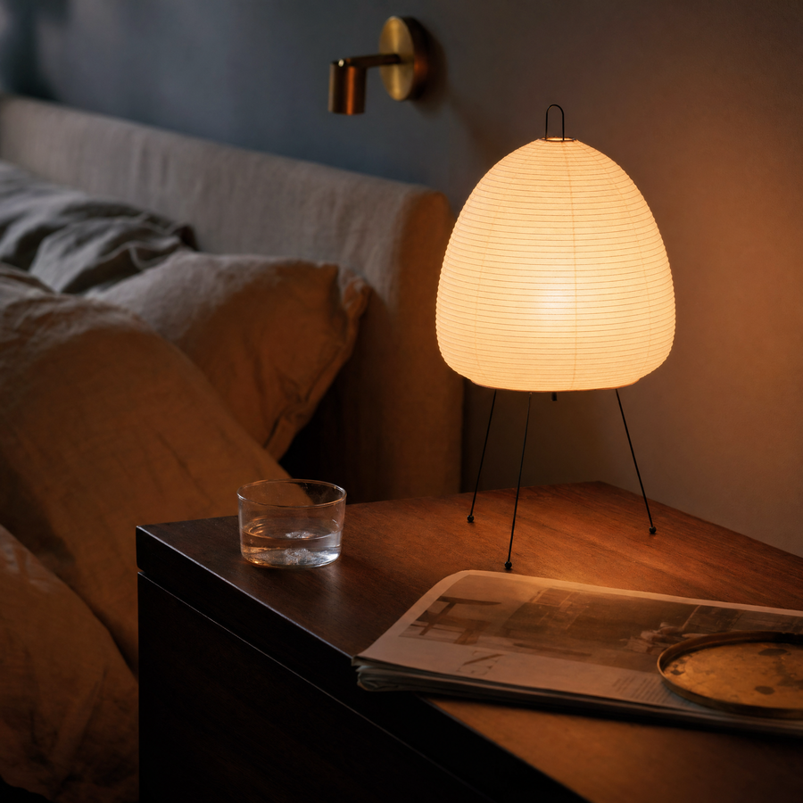 Oval lifestyle 02 - bedroom nightstand