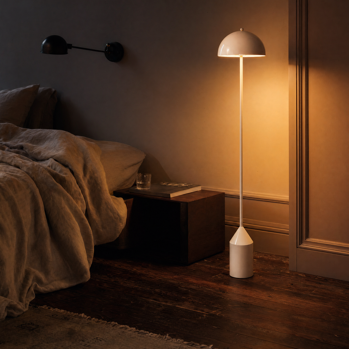 Daisy lifestyle 02 - bedroom corner floor