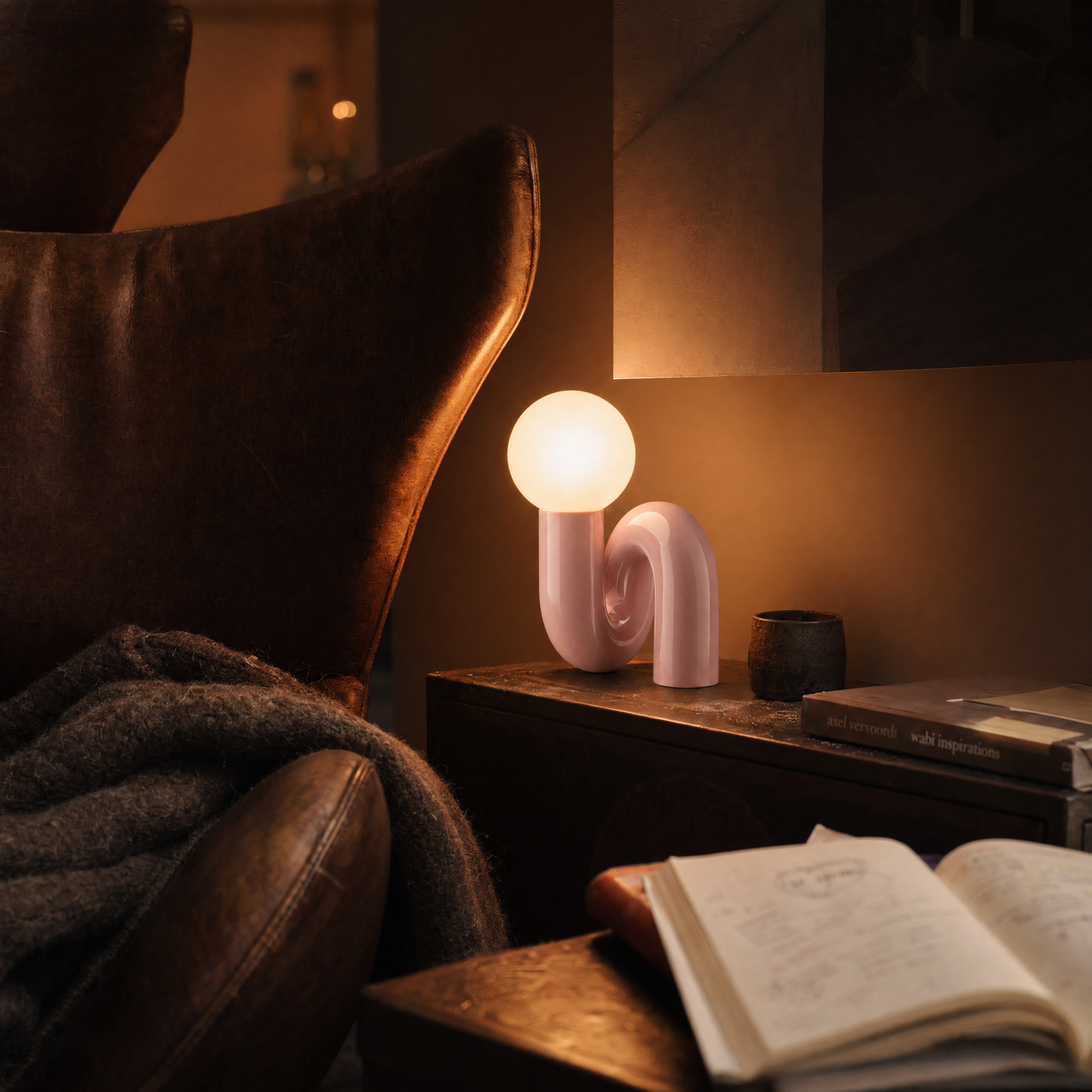 Loop lifestyle 04 - reading side table